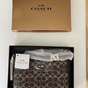 Coach Brown Corner Zip Wristlet NWT RARE